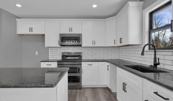 1825 State St, Algonac, MI 48001