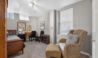 800 Whispering Village Cir, Ballwin, MO 63021