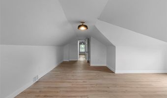 9938 Coventry Ln, Affton, MO 63123