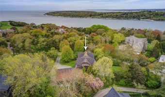 25 Walnut St, Jamestown, RI 02835