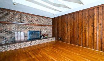 6820 COLBURN Dr, Annandale, VA 22003