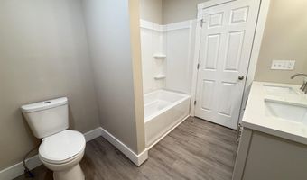 874 N Jackson St, Andrews, IN 46702