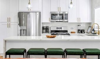 425 Golden Valley Dr, Henderson, NV 89002