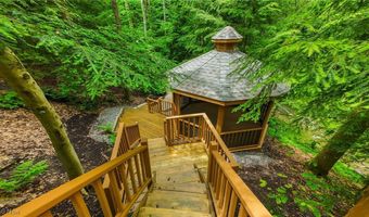 3881 Ravinewood Dr, Austinburg, OH 44010