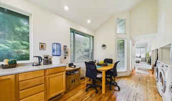 444 Tanglewood Rd, Arcata, CA 95521