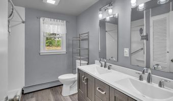 6 Briarwood Rd, Albany, NY 12211