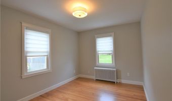 5 Holten Ave, Newport, RI 02840