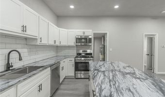 1027 W Idaho Ave, Chickasha, OK 73018