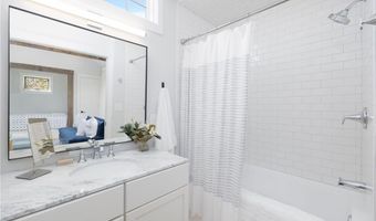 27 William St, Newport, RI 02840