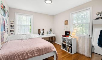 5801 DEVONSHIRE Dr, Bethesda, MD 20816