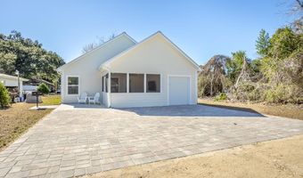 111 11th St, Apalachicola, FL 32320