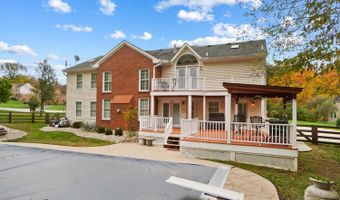 2558 Apple Ridge Ln, Amberley, OH 45236