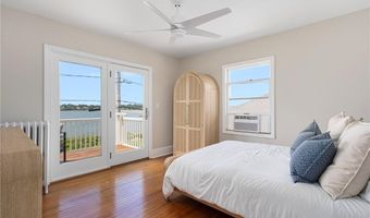 46 Esplanade, Middletown, RI 02842