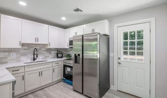 5 Fawn Rd, Alloway, NJ 07422