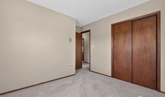 30 W Park Ave, Avenel, NJ 07001