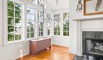 128 Eustis Ave, Newport, RI 02840