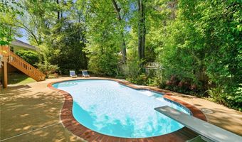 8502 WOODBINE Ln, Annandale, VA 22003