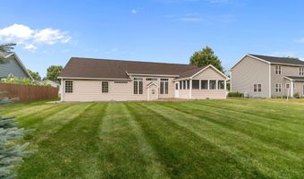 4013 E BENVALLEY Dr, Appleton, WI 54913