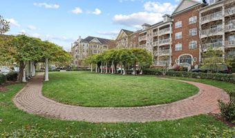 5112 DONOVAN Dr 107, Alexandria, VA 22304