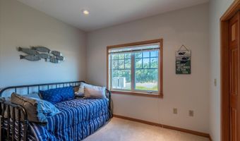 1312 VILLAGE Loop, Bandon, OR 97411