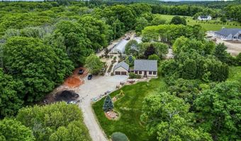240 Sandown Rd, Chester, NH 03036