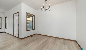 2413 E Tinley St, Brandon, SD 57005