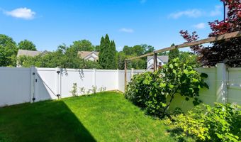19 W Dolphin Cir W, Bayville, NJ 08721
