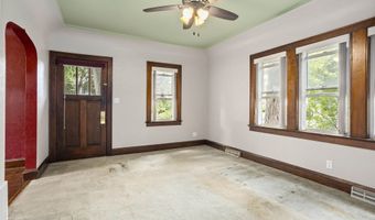 1324 W WASHINGTON St, Appleton, WI 54914