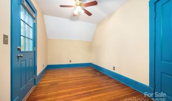 11 Cullowhee St, Asheville, NC 28801