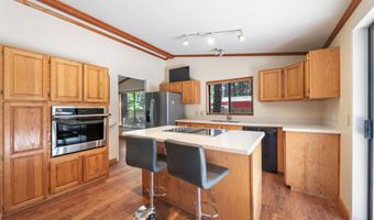 19383 Seminole Cir, Bend, OR 97702