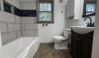 510 Maple Rdg, Albion, MI 49224