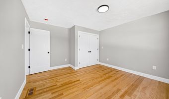 8 Country Ln, Billerica, MA 01821
