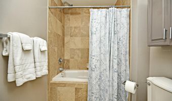 2305 EDGEWATER Dr 1305, Orlando, FL 32804