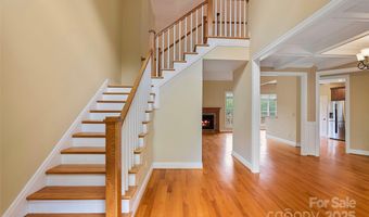 103 Village Pointe Ln, Asheville, NC 28803
