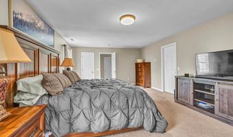 45 Pocono Ln 10, Danbury, CT 06810