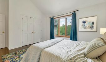 8 W Gate Dr, Bow, NH 03304