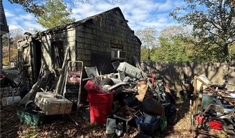 536 W Main Rd, Little Compton, RI 02837