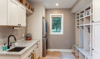 3728 Bridgeport Dr, Ames, IA 50010