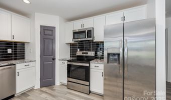 611 Fernwood Dr, Albemarle, NC 28001