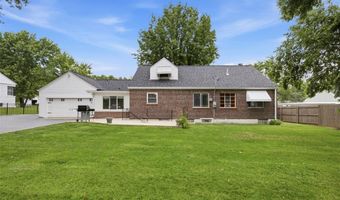 9860 Berwick Dr, Affton, MO 63123