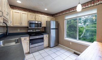 10 South St 77, Danbury, CT 06810