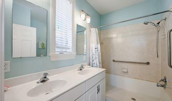 889 N SHORE Dr, Anna Maria, FL 34216