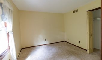 610 Deep Woods Dr, Aurora, OH 44202