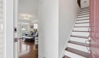 42167 CANARY GRASS Sq, Aldie, VA 20105