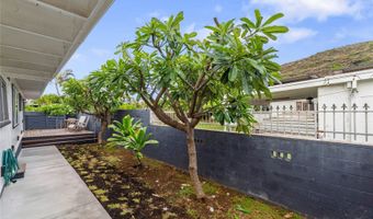 6085 Manukapu Pl, Honolulu, HI 96821