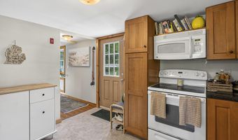 691 Eastern Ave, Augusta, ME 04330