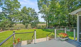 70 Dolphin Point Dr, Beaufort, SC 29907