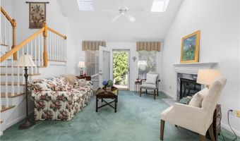 45 FOX Dr, Narragansett, RI 02882