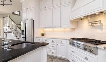 100 Redtail Hawk Dr, Aledo, TX 76008