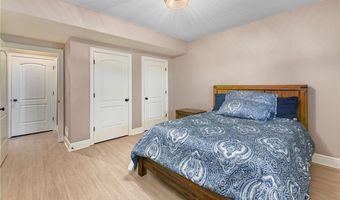 15006 Leavenworth Rd, Basehor, KS 66007